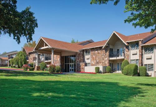 Wyndham Grand Lake Studio Apartment with Resort Access - image 14