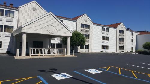 Motel 6-Maryland Heights, MO