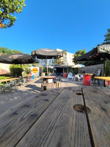 HOULALA - Relais d'étape - Chambres d'hôtes (HOULALA - Relais d'etape - Chambres d'hotes) in Pont-Eveque (Rhone-Alpes)