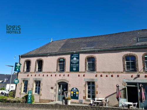 Logis Hôtel-restaurant Le Grand Cerf Hotel de charme Saint-Aubin-Fosse-Louvain