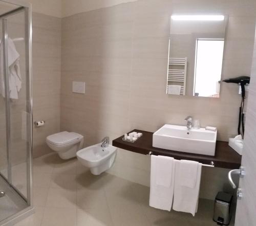 Double Room with Street View