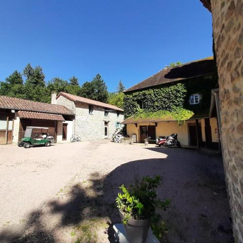 Cozy Chalet Retreat in Champs-Romain