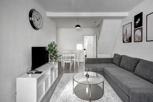 Modern Liverpool Home - 1min walk to bus stop, Liverpool (photo 7)