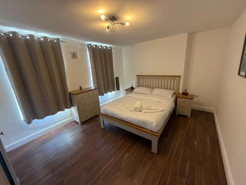 The Brixton Vining Street 4-Bed Urban Retreat BT7, Londyn