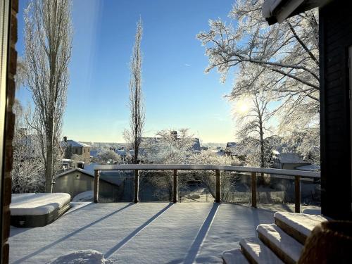 Stylish Villa, Terrace & Garden in ยุงบี