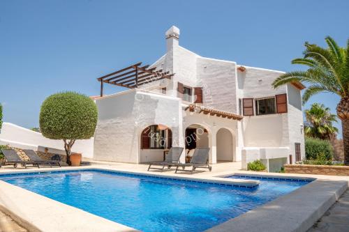 Villa with Garden View image 3