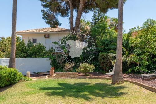 Villa with Garden View image 5