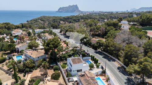 Villa with Garden View image 4