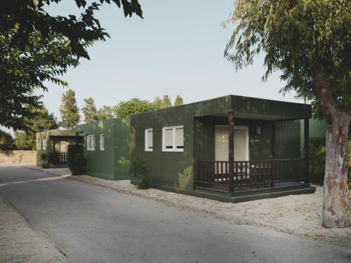 2 bedrooms, 3 beds