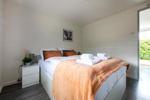 32, Woods, Big Garden, Private Parking , AC & Privacy!, Oisterwijk (foto 2)