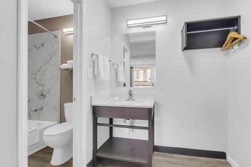 Motel 6 Summerville, SC – Charleston - 화장실