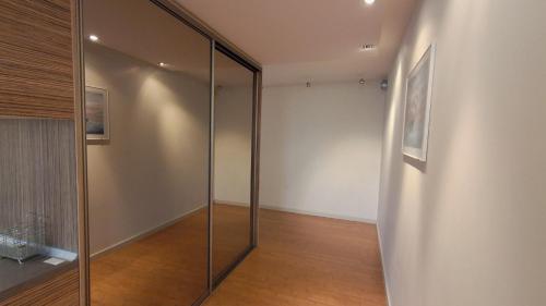 Studio Apartment image 8