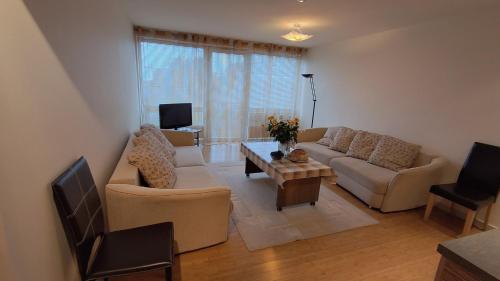 Studio Apartment image 2