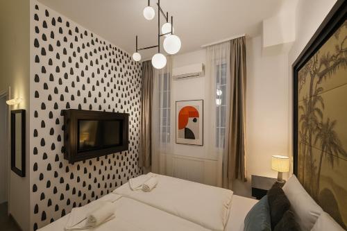 Deluxe Double or Twin Room image 3