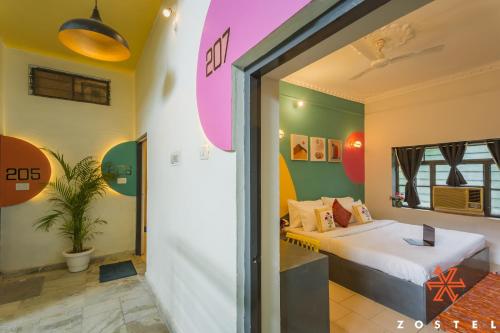 Standard Double Room image 7