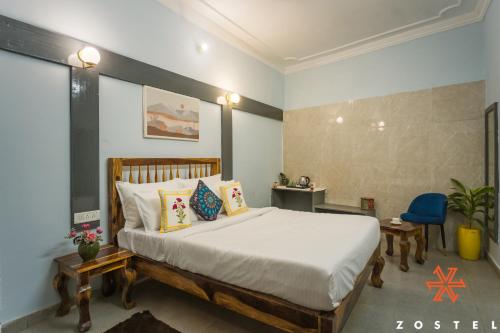 Superior Suite room in Zostel Pushkar