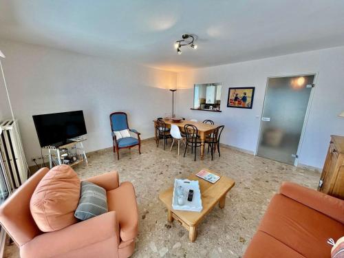 Quiberon - Appartement T3 de 65m² en rez-de-chaussée avec terrasse proche plage et stationnement - image 5