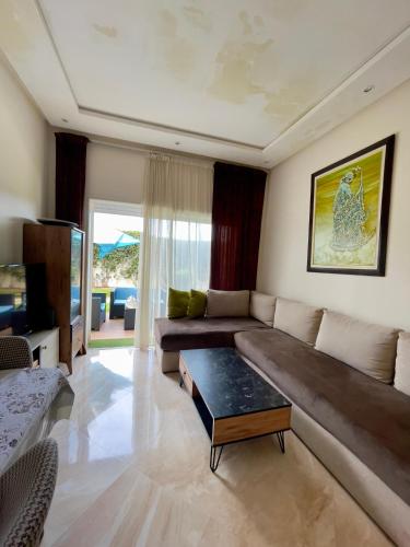 Appartement Pied dans l'eau avec terrasse-Casa bay in Sidi Rahal