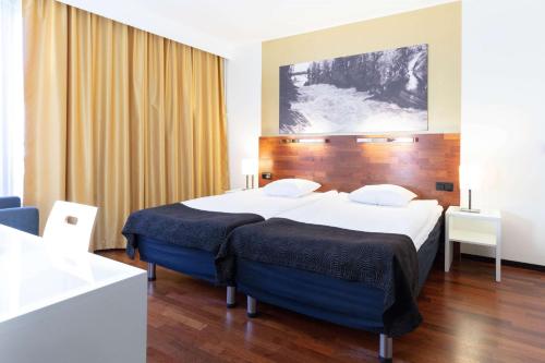 2 twin beds, 2 sofa beds