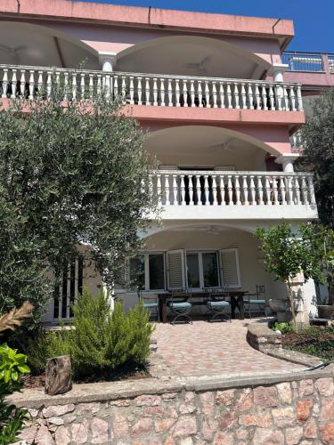 Létesítmények, Private Patio Przno Steps to Beach 2 Bedroom 2 Parkings BBQ Villa Olive in Przno