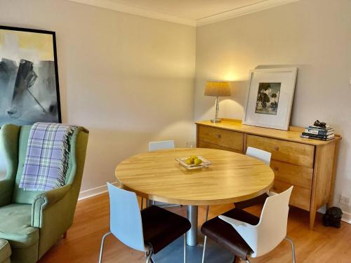 Stylish Edinburgh Apartment Beside Edinburgh Castle, Edinburgh (Foto 10)