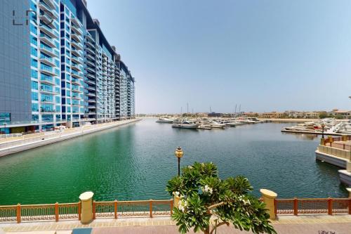Resort-Style Living in 3BR Townhouse with Palm Views, Dubaj (zdjęcie 3)