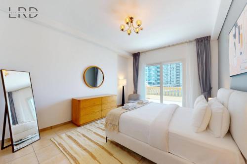 Resort-Style Living in 3BR Townhouse with Palm Views, Dubaj (zdjęcie 7)