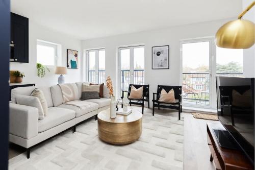 The Wembley Park Corner - Classy 2BDR Flat with Balcony