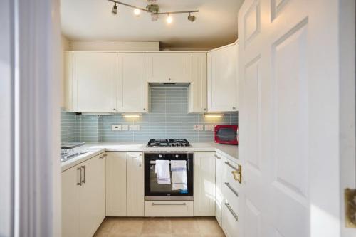 The Guildford Getaway - 3BDR with Garden in Guildford