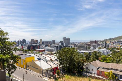 FortyOnL Luxury Apartments - image 6