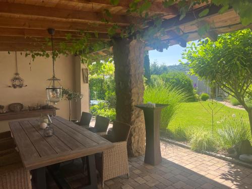 Casa Andrea, Ferienwohnung in Junkerath
