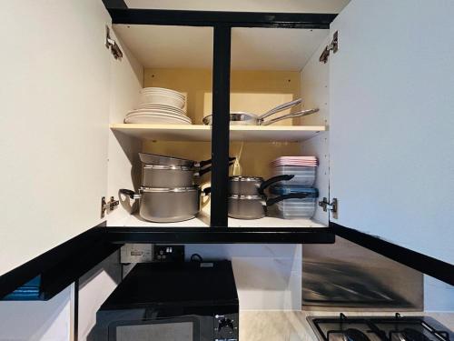 Stylish 2-Bedroom Modern Flat in Coldside