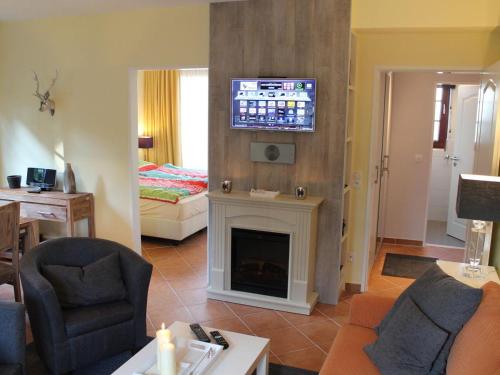 Apartment with Mountain View image 1