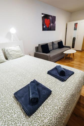 Central Studio Boulevard 2