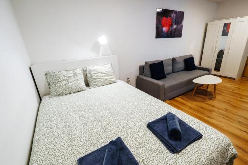 Central Studio Boulevard 1