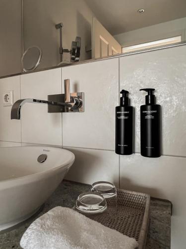 ADELANTE Boutique Hotel - image 8