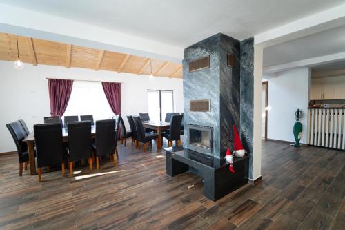 Hillside Chalet in Vama Buzaului