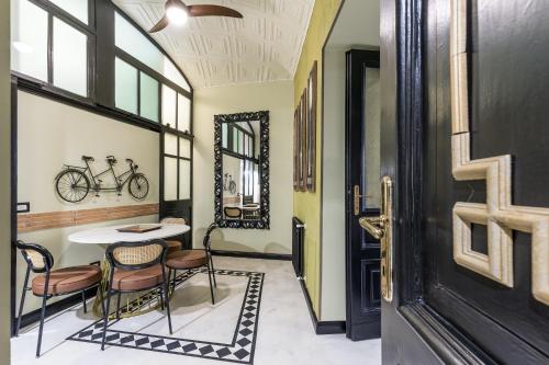 Two-Bedroom Deluxe Apartment image 6