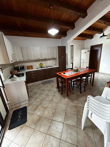 Casa Zuvanni con 4 camere da letto in กวาร์เตียเร จุงจี