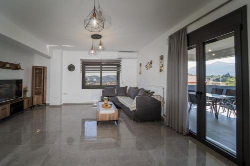 Facilities, F & A Family Home in Zaros