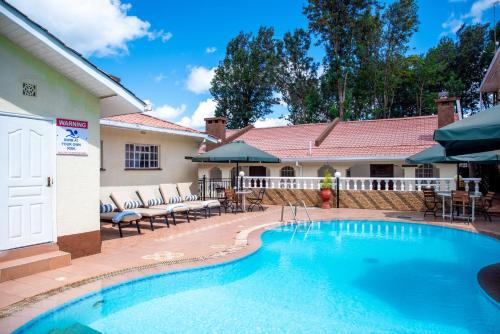 Peldbaseins, The Mavvel Hotel in Embu