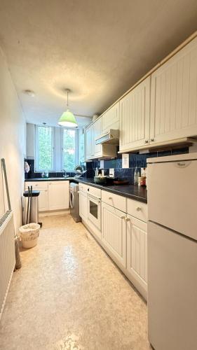 Glasgow One Bedroom Flat close to city centre and all amenities in North Glasgow