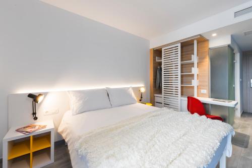 Pharos Hvar Hotel - image 3