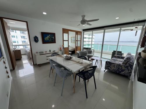 Facilities, Apartamento en Cartagena con balcon con vista al mar y piscina in Castillogrande
