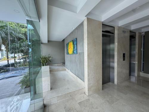 Lobby, Apartamento en Cartagena con balcon con vista al mar y piscina in Castillogrande