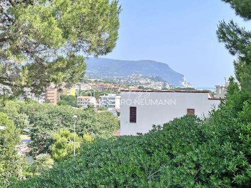 Three-Bedroom Villa image 6