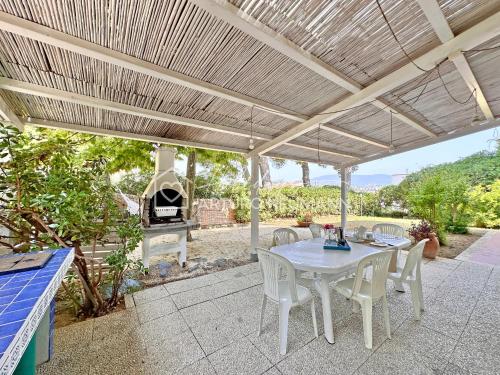 Three-Bedroom Villa image 5