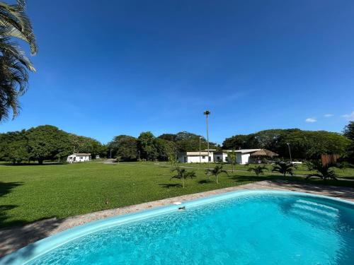 Peldbaseins, Finca Dontricia Official in Canas Dulces