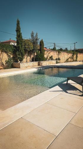 Peldbaseins, Château du Bost, 21 personnes, piscine, Beaujolais, Blacé proche Lyon (Chateau du Bost, 21 personnes, piscine, Beaujolais, Blace proche Lyon) in Gleize (Rhone-Alpes)