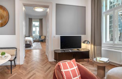Three-Bedroom Suite image 10